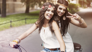 Two girls bike peace smile - free motorcycles wallpaper