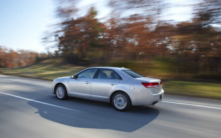 Silver car fall forest motion - the fall time free wallpaper