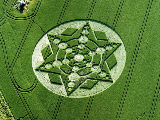 Crop circle star scenery land - a star in the middle of it free wallpaper