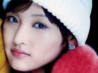 Woman whitehat blueeyes redball portrait - a white hat free wallpaper