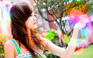 Woman kite park vivid photorealistic - flower and trees free wallpaper