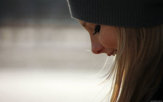 Woman hat cellphone hands shallow - she free wallpaper for desktop