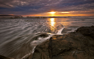 Sunset ocean waves rock shore - wave free wallpaper for desktop