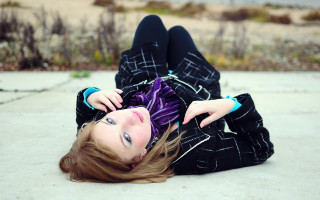 Girl bun blonde blue eyes - a bun free wallpaper