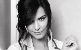 Ayshia taskin blackwhite stethoscope collaredshirt - ayshia taşkın free wallpaper