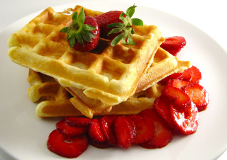 Waffles strawberries syrup pastel food - strawberry free wallpaper