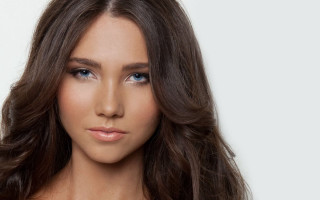 Woman longhair blueeyes windpose photorealistic - realistic shaded perfect face free wallpaper