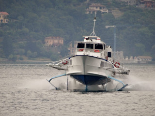 Boat water town hill houses - fluxus free wallpaper