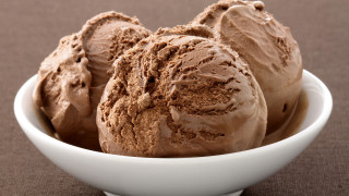 Ice cream bowl spoon brown - a spoon free wallpaper
