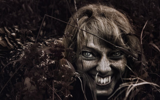 Creepy woman hiding grass gothic - free cyberpunk wallpaper