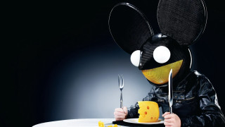 Mouse mask eating cheese fork - a fork and knife free wallpaper