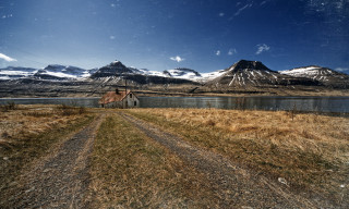 Dirt road house mountains lake 2 - a lake in the foreground free wallpaper