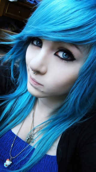 Blue hair woman nose piercings - a pastel free wallpaper for mobile