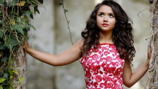 Araceli gilbert vines red dress - free forest wallpaper