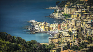 City water hillside mountain architecture - a bunch of buildings free wallpaper