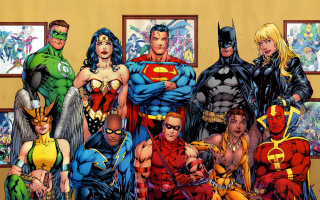 Superheroes group wall pictures man - a man in the middle free wallpaper