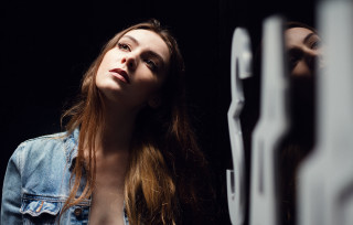 Annabel eyres asian woman knife - hand free wallpaper