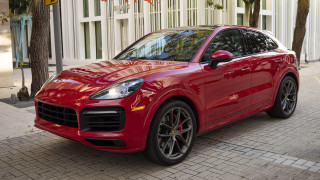 Red porsche cayenne street building - neoclassicism free wallpaper for desktop
