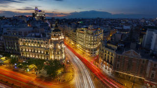 Tokyo cityscape night light streaks - free architecture wallpaper