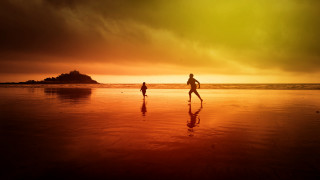 Beach couple cloudy sunset mountain - amir zand free wallpaper