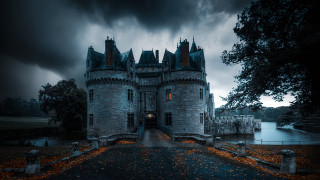 Gothic castle night sky mountains - a dark sky in the background free wallpaper