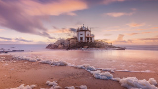 Lighthouse rocky beach ice water - a rocky beach free wallpaper