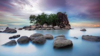 Small island tree ocean rocks - a small island free wallpaper for desktop