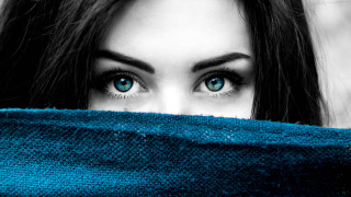 Blue eyes hiding face blowing - her eye free wallpaper