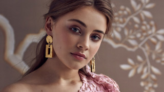 Woman pink dress gold earrings - gold earring free wallpaper
