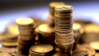 Coins pile table neoism stock - top of a table free wallpaper