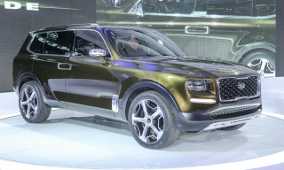 Black suv showroom large screen - johnson free wallpaper