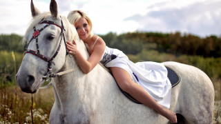 White dress woman horse flowers - the horse free wallpaper
