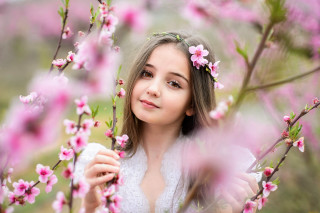 Girl pink flowers white dress - free spring wallpaper for desktop