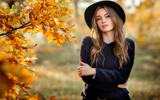 Woman hat forest serious autumn - the camera free wallpaper