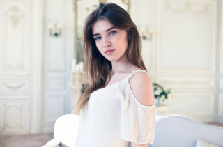White dress portrait baroizon elina - a picture in a room free wallpaper