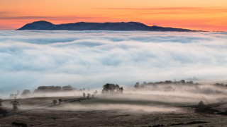 Mountain fog people trees sunset - fog free wallpaper