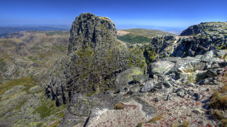 Rocky mountain panorama blue sky - a rocky mountain free wallpaper