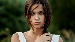 Elina karimova white dress portrait 4 - a young woman free wallpaper