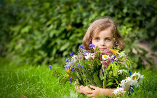 Little girl flowers surprised nature - a little girl holding free wallpaper