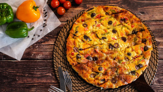 Pizza wooden table food photography - a pizza free wallpaper