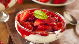 Strawberries cream bowl table spoons - a dessert free wallpaper