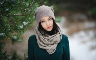 Woman hat scarf bare tree - her neck and a scarf free wallpaper