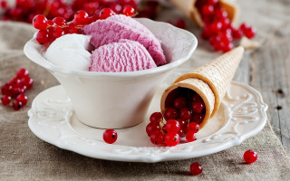 Ice cream bowl cranberries berries - a bowl of ice cream free wallpaper