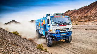 Truck dirt road desert dust 2 - the tire free wallpaper