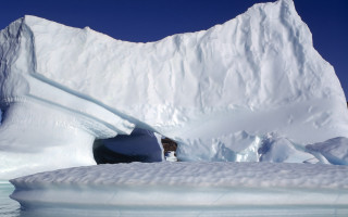 Iceberg man building ecological art - the water near free wallpaper