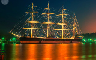 Large ship night city lights - night free wallpaper