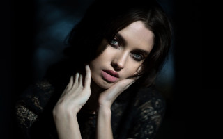 Gothic portrait woman blackbackground blueeyes - her chin free wallpaper for desktop