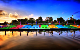 Colorful boats lake forest sunset - vibrant colour free wallpaper