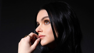 Woman black hair ring black - her finger free wallpaper