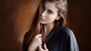 Romantic portrait woman longhair earrings - romanticism free wallpaper for desktop